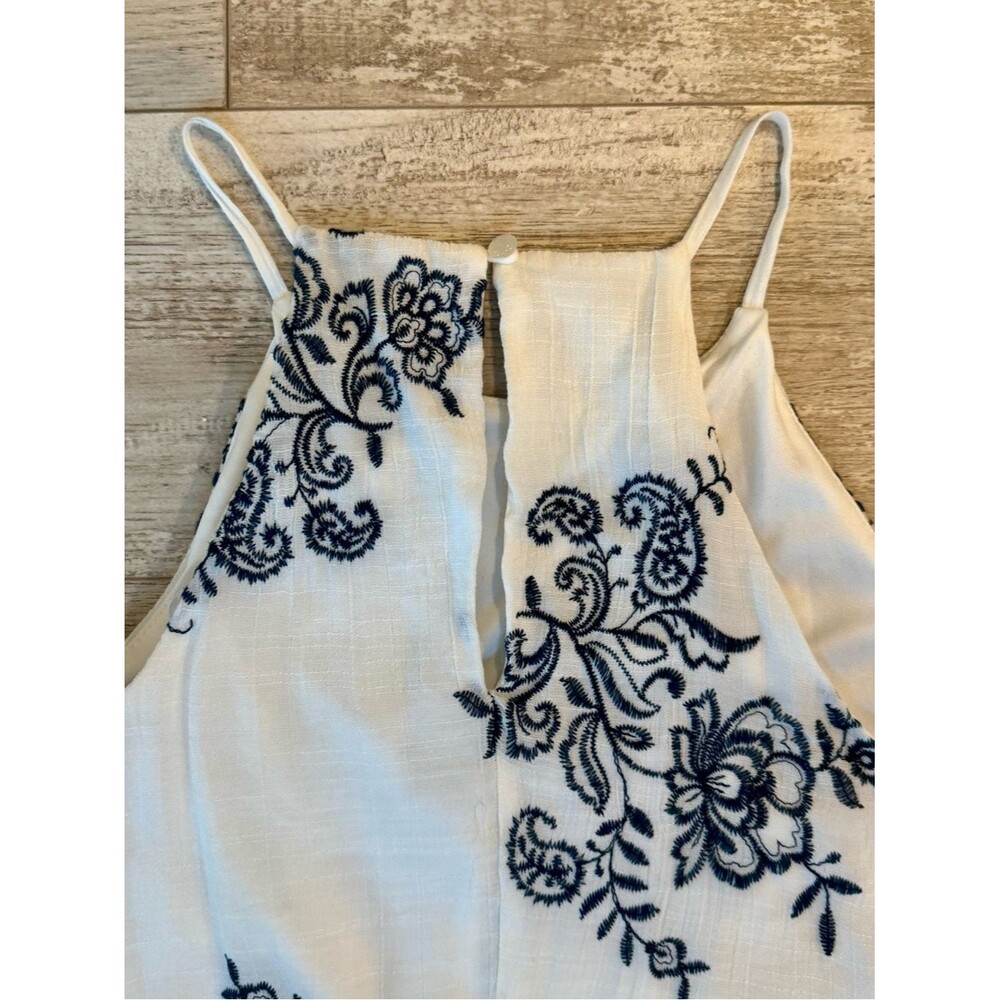 BCX Embroidered Floral Shift Dress White Blue Sleeveless High Neck Lined Large - Picture 6 of 7